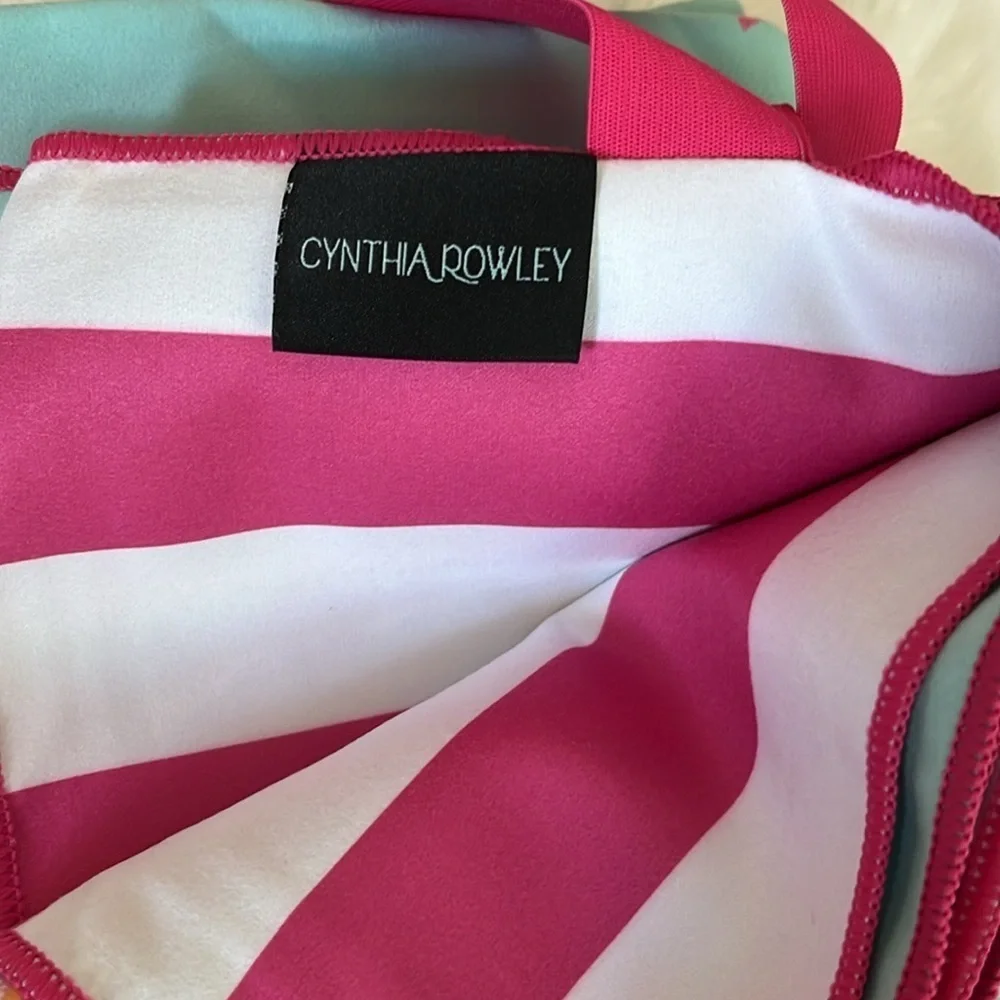 🆕 Cynthia Rowley Sand Free Reversible Towel/Blanket For 2- Flamingos/Stripes - Picture 3 of 5